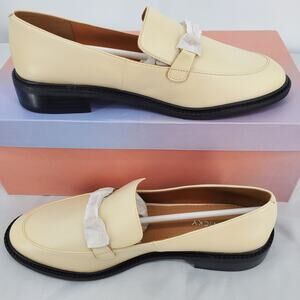 Lisa Vicky Womens Size 8 Zany-V Loafers Natural Sheep Napa Leather New In Box